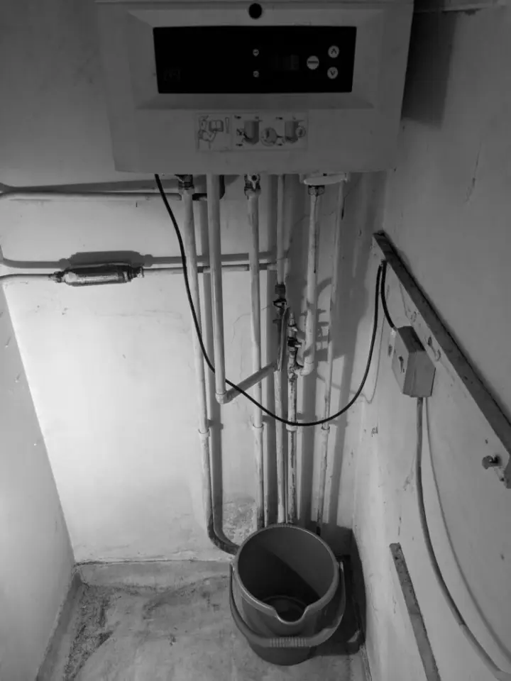 Gas Safe engineer servicing a boiler in Nottingham